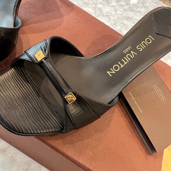 Louis Vuitton EPI Leather Sandal Size 37.5 - Picture 3 of 8